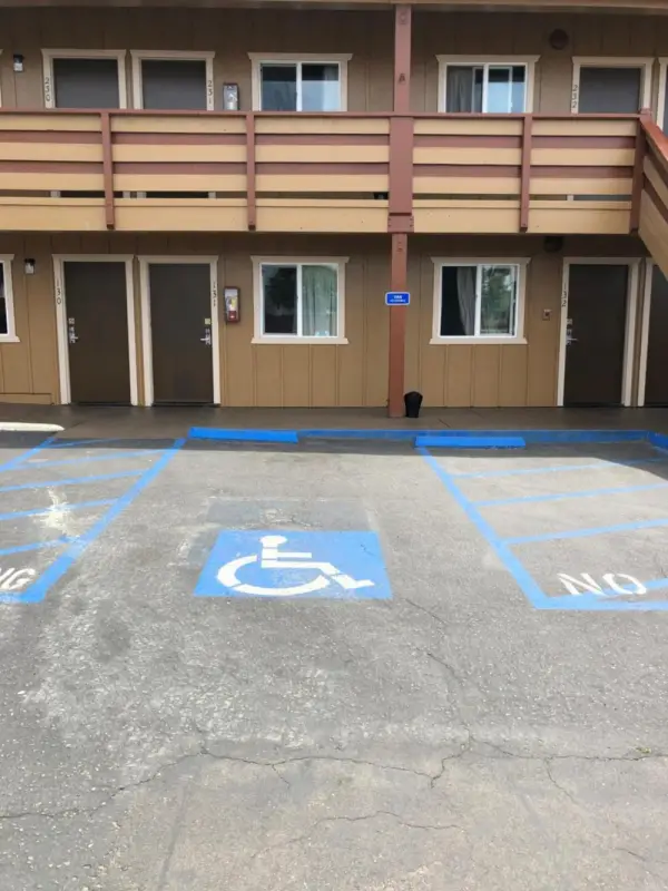 Pacific Inn 10