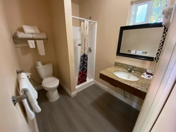 Pacific Inn 6